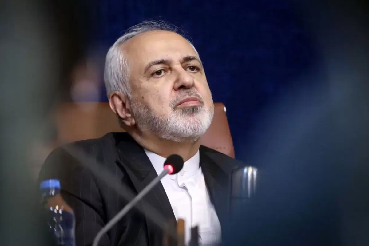 ظریف: آیا اگر تا قیامت غصه بخوریم که چرا جنگ را دیر تمام کردیم این باعث می‌شود خسارات به ما برگردد؟ خیال می‌کنیم از دوستان نظامی گله می‌کنیم، اما نمی‌دانیم که همان نگاه تهدیدمحور را تقویت می‌کنیم