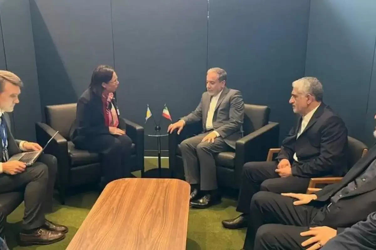 عراقچی به وزیر خارجه سوئد: تعرض به سفارت ایران نباید بدون پاسخ بماند