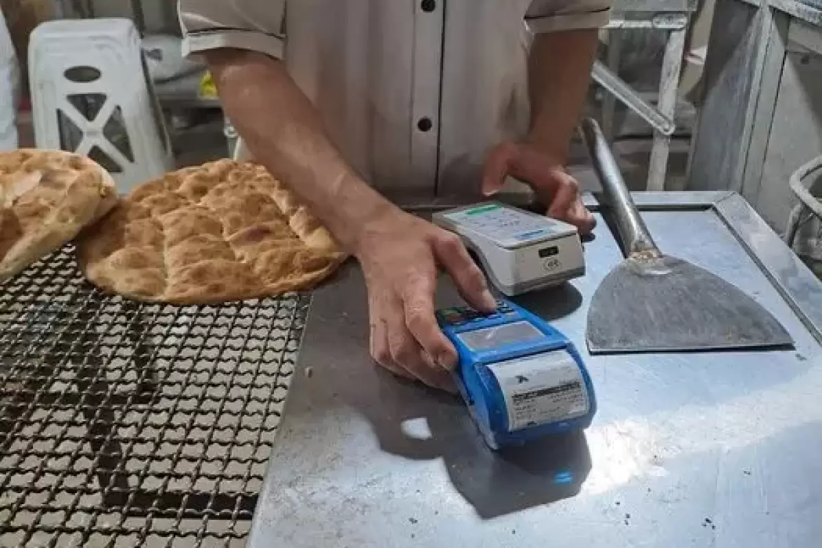 یک ادعای عجیب درباره حقوق کارگران نانوایی؛ روزی ۵ میلیون تومان یعنی ماهی ۱۵۰ میلیون تومان!