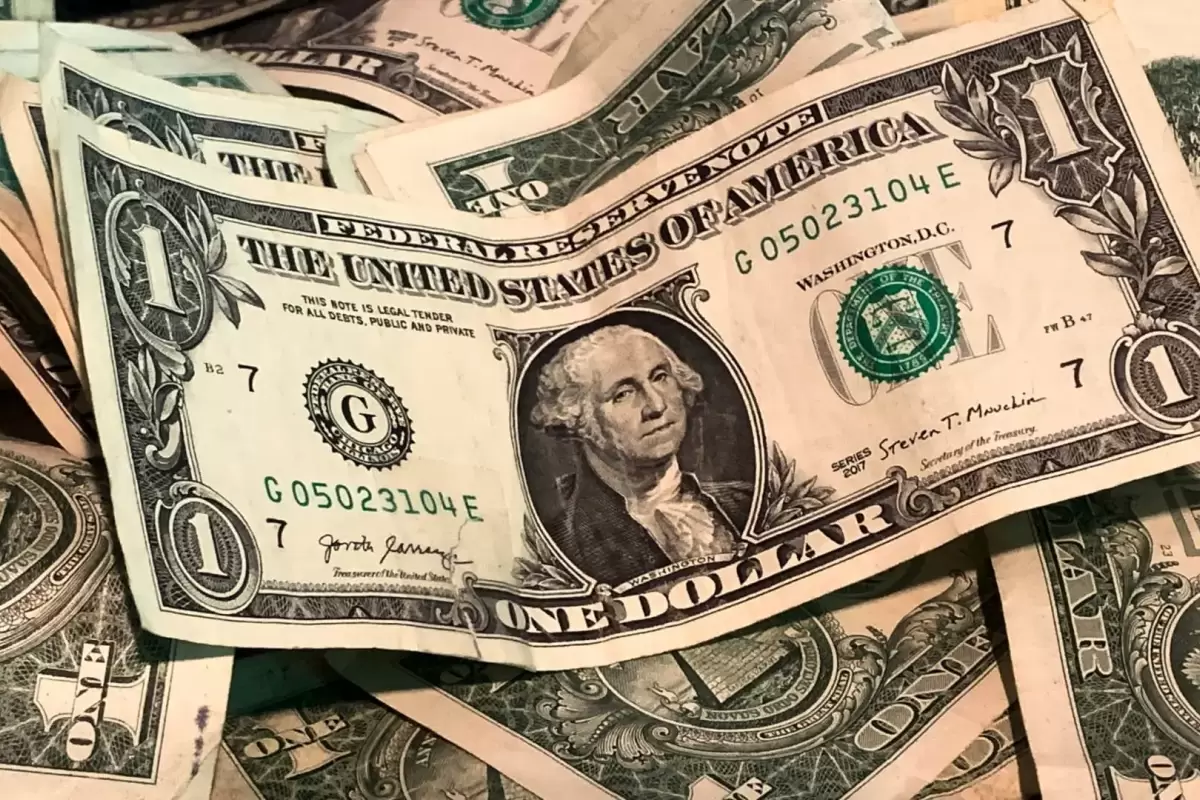 پیش بینی قیمت دلار فردا چهارشنبه ۱۷ اردیبهشت