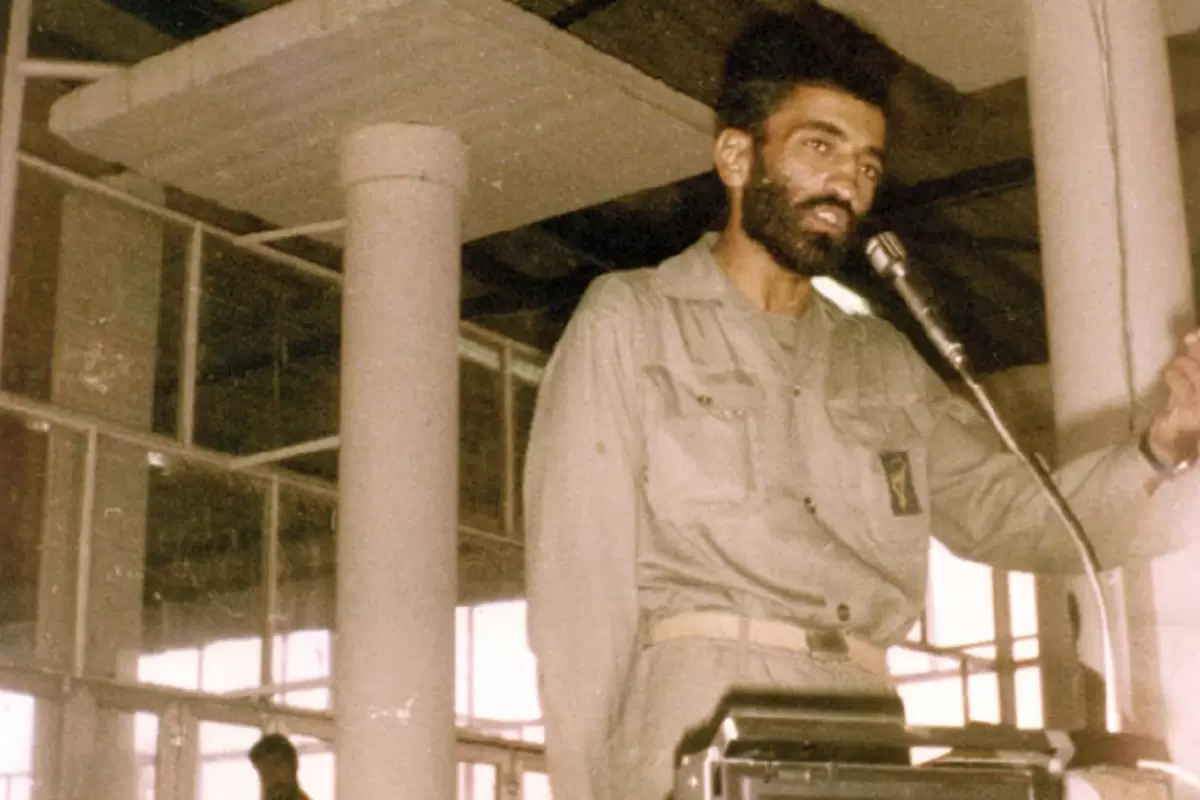 عکس؛ سفر در زمان؛ آخرین تصویر مشترک «شهید همت و احمد متوسلیان» در لبنان؛ سال 61