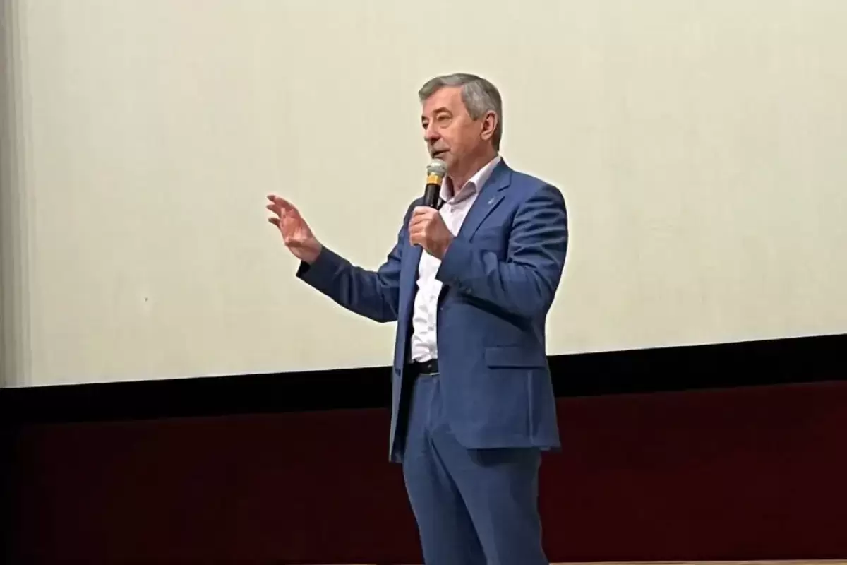 فضانورد روس به ایران آمد
