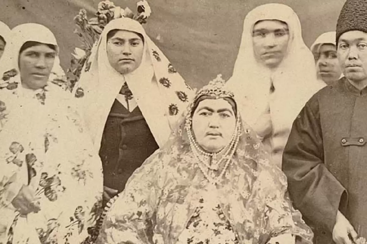 عکس؛ سفر در زمان؛ تیپ و چهره خاص «شمس الدوله، زن ناصرالدین شاه» در دهه 1260