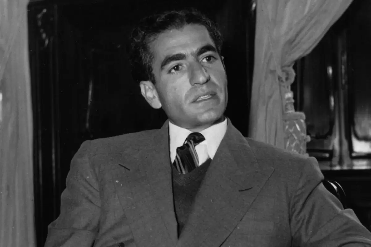 عکس؛ سفر در زمان؛ «محمدرضا پهلوی بعد ترور و روی تخت بیمارستان»؛ سال 1327