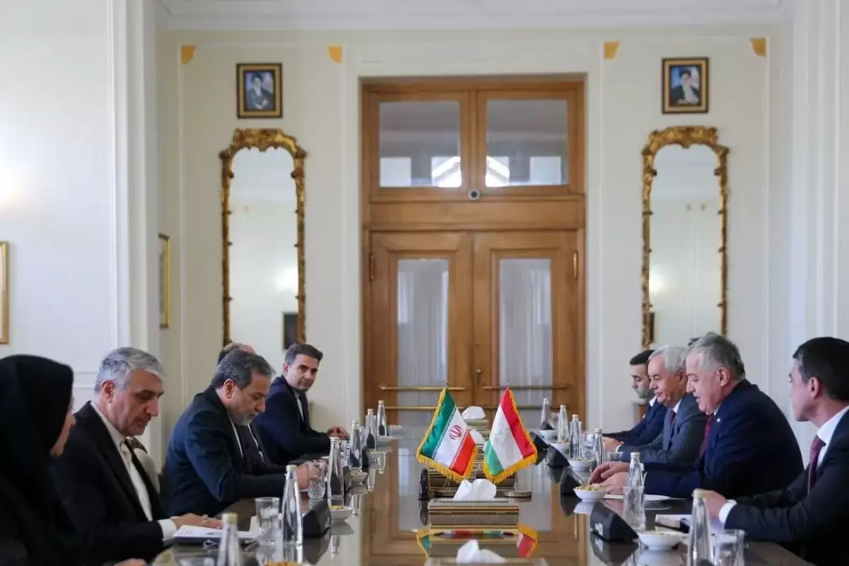 وزیران خارجه ایران و تاجیکستان بر ضرورت تداوم رایزنی‌ نزدیک و مستمر تاکید کردند