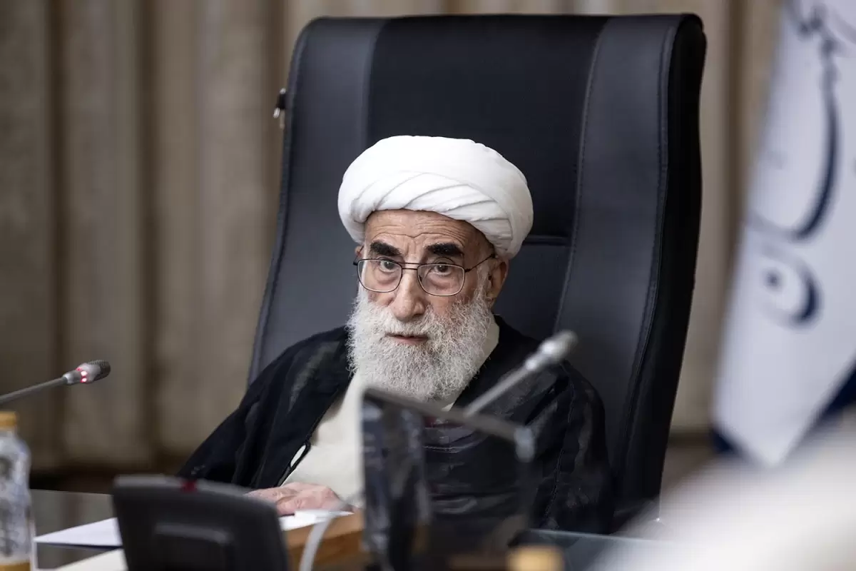 عکس؛ سفر در زمان؛ «سردار سلیمانی در کنار آیت الله جنتی»؛ سال 1396