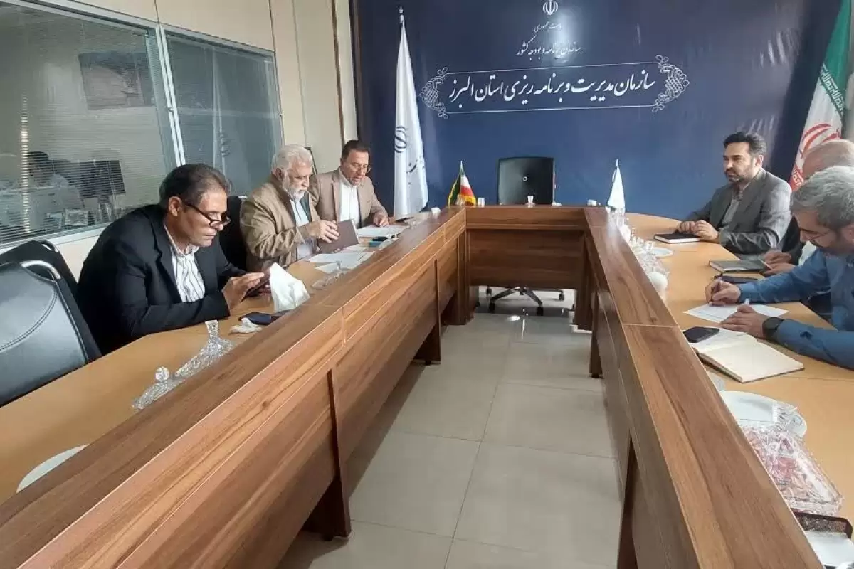 جلسه تعیین و تکلیف فاضلاب کمالشهر و خرمدشت