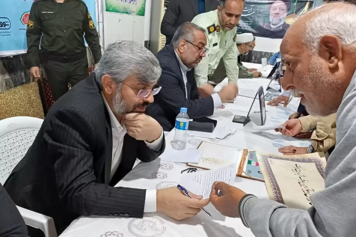 میز خدمت قضایی؛ این بار در روستای زنگیان؛ ۱۴ مصوبه برای رفع مشکلات اهالی روستا