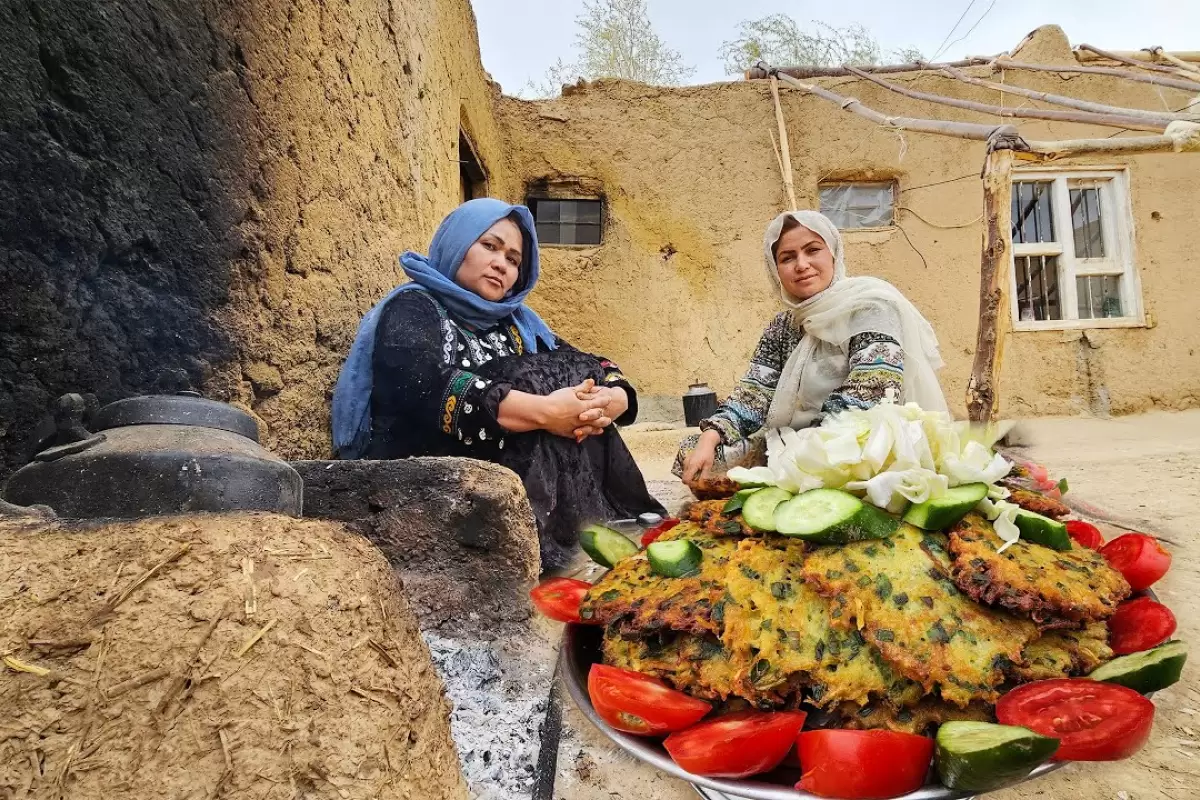 ببینید؛ غذای روستایی در افغانستان؛ پخت کوکوی سبزیجات