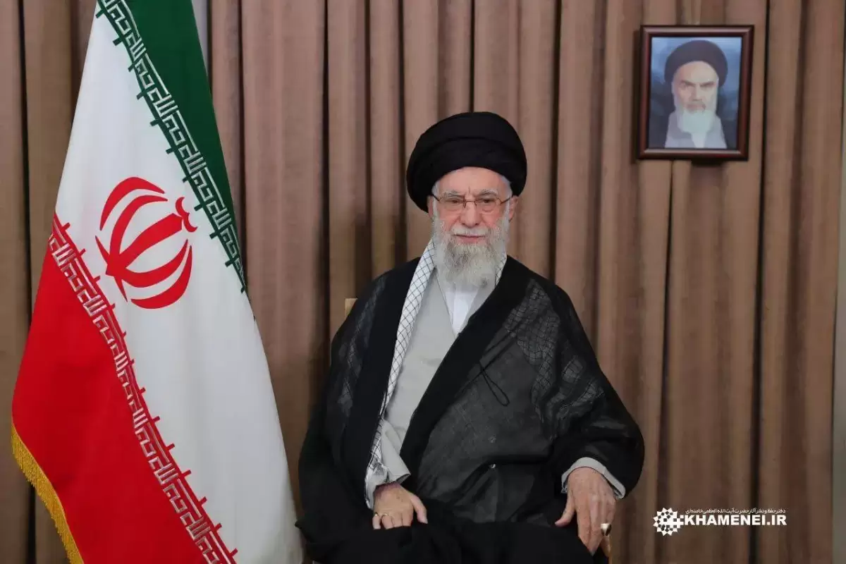 پوستر ویژه دفتر رهبر انقلاب همزمان با آغاز عملیات وعده صادق ۳ + عکس