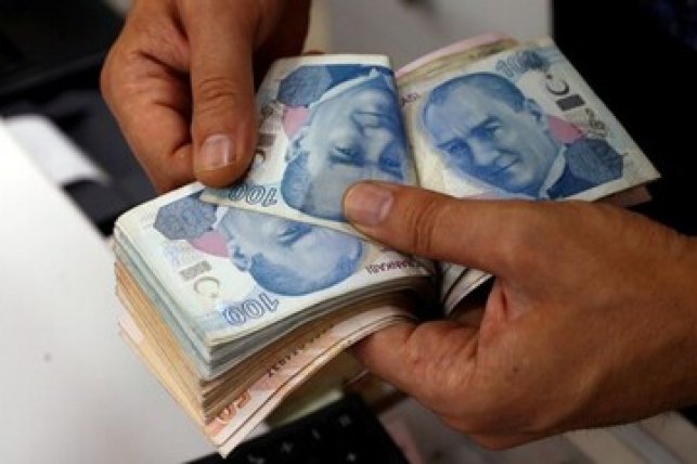 سقوط لیر ترکیه رقم خورد/ بانک مرکزی ترکیه نرخ بهره را کاهش داد