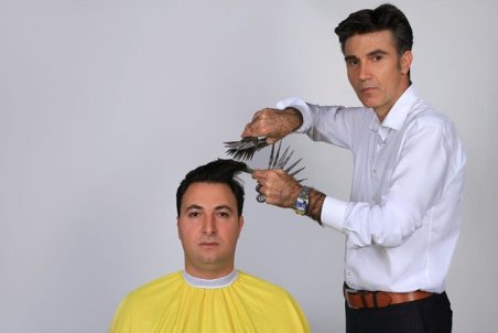 پدرام محمدیان رکورد گینس خود را در کوتاهی مو، با 22 قیچی جابجا می‌کند