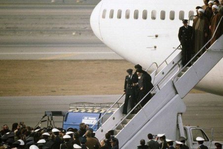 بازگشت به کدام انقلاب؟