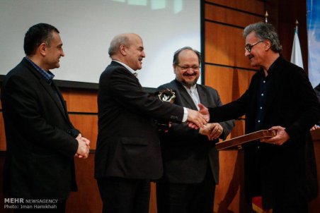 دو پروژه اصفهان سیتی سنتر و شهرک سلامت موفق به دریافت تندیس طلایی و لوح تقدیر از سازمان حفاظت محیط زیست کشور شدند