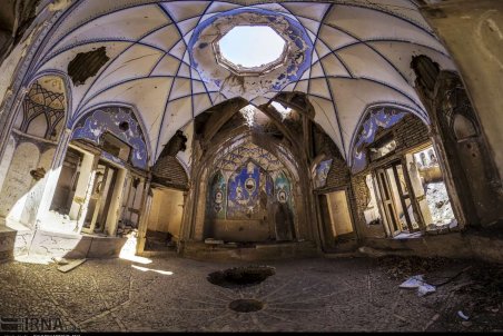 آتش سوزی کاخ سرهنگ آباد در اردستان