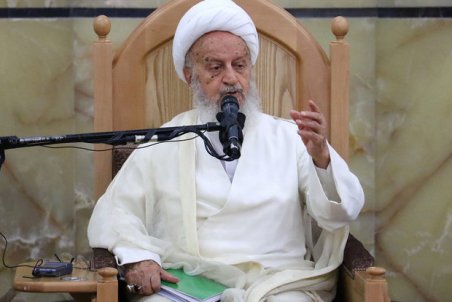 آیت‌الله مکارم شیرازی: اعتقاد داریم گفتن کشور قم از ناآگاهی بوده است