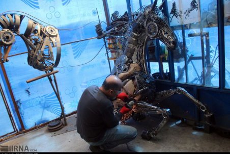 خلق آثار هنری از ضایعات آهنی