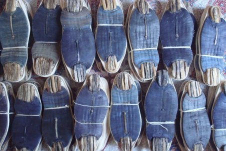 اصفهان| چراغ هنر گیوه بافی در شهرضا سوسو می‌زند