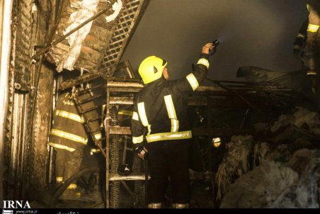 نهران|  6 مصدوم در  آتش سوزی مجتمع مسکونی