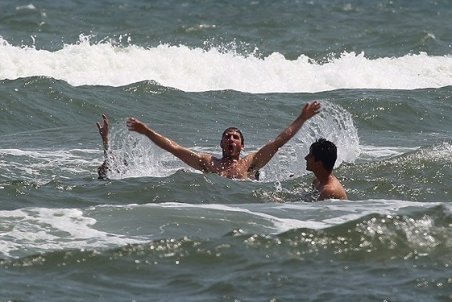 مازندران| سواحل مازندران میزبان شناگران