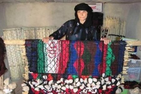 ایلام| چیت بافی در مسیر احیا