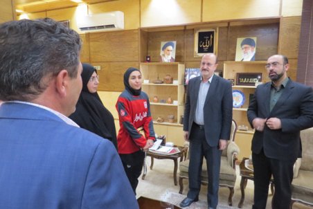 قزوین| دیدار استاندار قزوین با خانم گل جام ملت‌ها