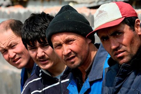 غیر قانونی بودن به کارگیری اتباع غیر مجاز