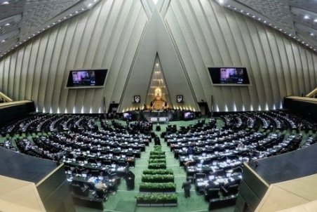 تهديد نمايندگان ادامه دارد