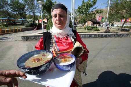 زنجان| برگزاری نمایشگاه صنایع‌دستی هم‌زمان با جشنواره ملی آش
