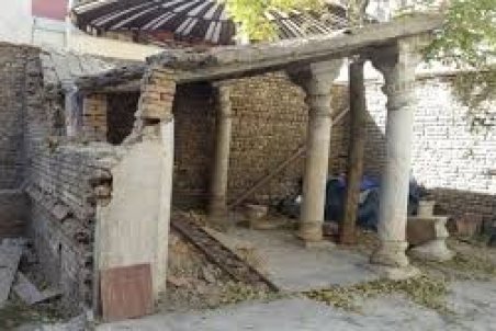 مخروبه‌ای که مدفن روزنامه‌نگاران شهید است