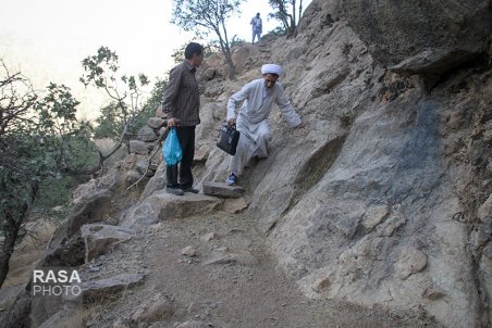 چهارمحال و بختیاری | بازدید نماینده ولی فقیه از روستاهای محروم چهارمحال بختیاری