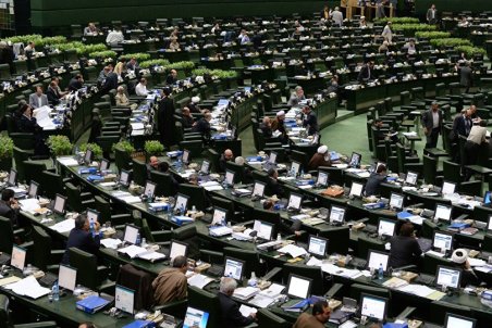 تاری دید مجلس در گیرو دار قانون