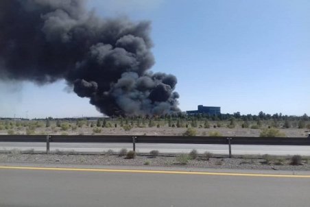 سمنان| 20 ساعت عملیات نفس‌گیر برای مهار آتش‌سوزی گمرک سمنان