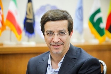 قم| اهدای نشان شهروندی قم به شهردار نبطیه لبنان