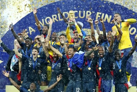 قهرمان ملی یا ملت قهرمان؟