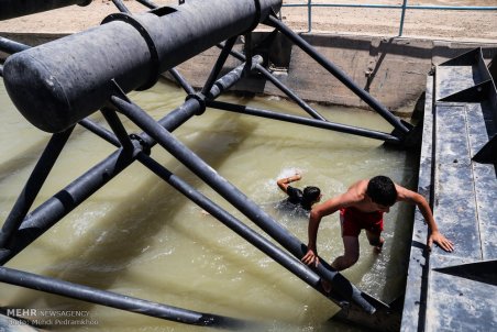 خوزستان| آب تنی برای فرار از گرما