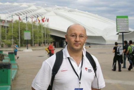 قابل مقایسه با فغانی نیستم!