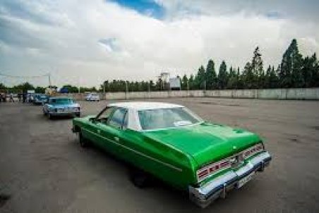 تهران| نمایشگاه خودروهای کلاسیک در شهر ري