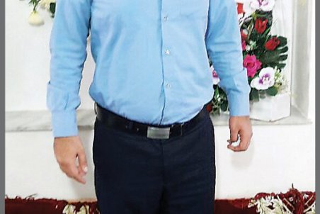 آنقدر نور ندیده‌ام، پوستم سفید شده