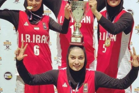 جنگيديم تا با حجاب بازي كنيم