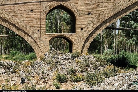 زنجان| وضعیت نامناسب پل تاریخی میر بهاءالدین