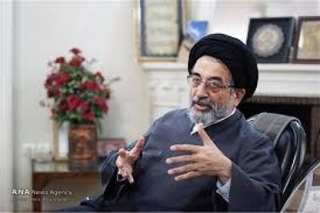 تندروهاي داخلي در زمين براندازان خارجي بازي مي‌كنند