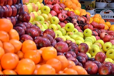 یزد| كاهش قيمت میوه در بازار يزد