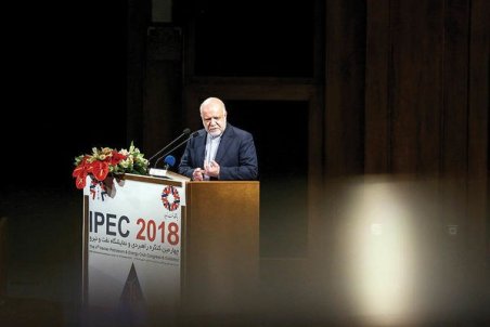 آدرس وزیر نفت از قاچاق بنزین