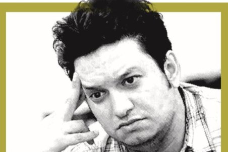 شاعر با شعر، در یک خانه زندگی می‌کند