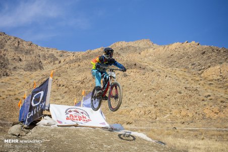 مرکزی| مسابقات دوچرخه سواری کوهستان کشوری در اراک