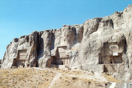 فارس|دستبرد به یادمان باستانی شیراز