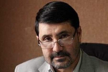 احمدي‌نژاد از«آب گل آلود» ماهي مي‌گيرد