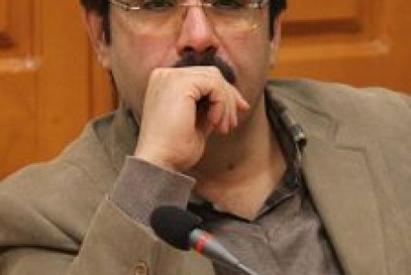 کرمانشاه| داربست‌های تبلیغاتی از فضای شهری کرمانشاه حذف شد