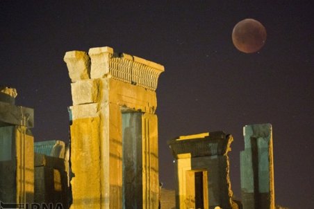 جایگاه نور و صدای «تخت جمشید» بهسازی می شود